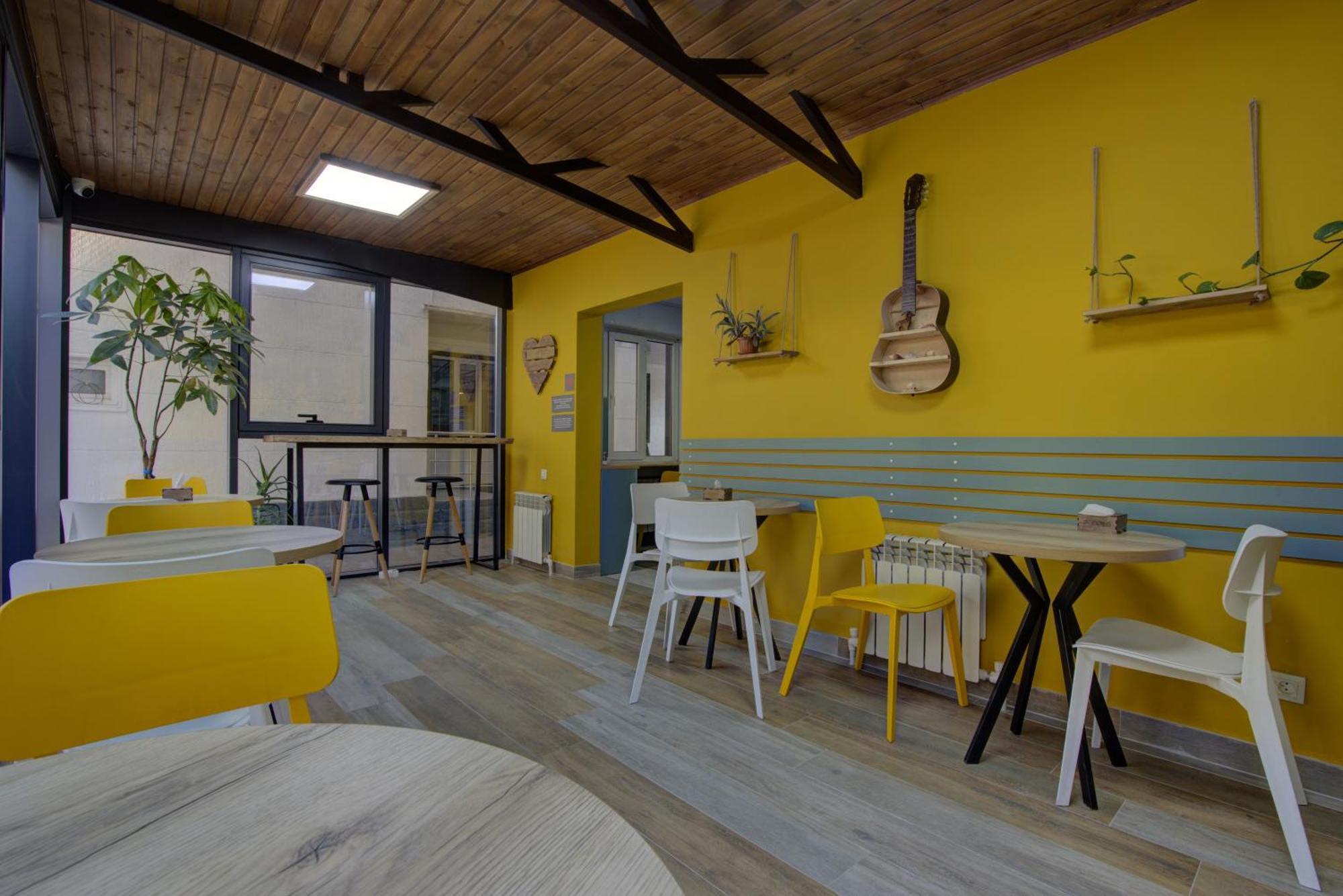 בישקק People Hostel & Coworking מראה חיצוני תמונה