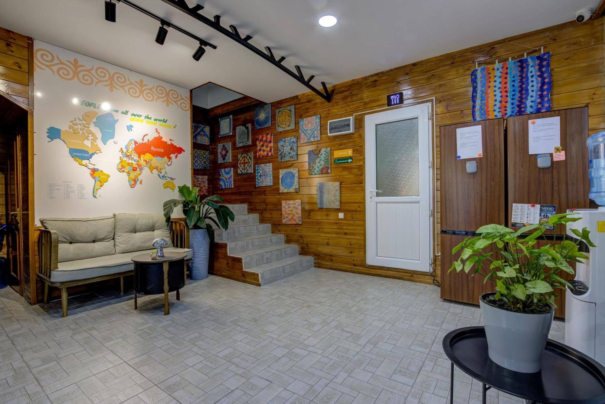 בישקק People Hostel & Coworking מראה חיצוני תמונה