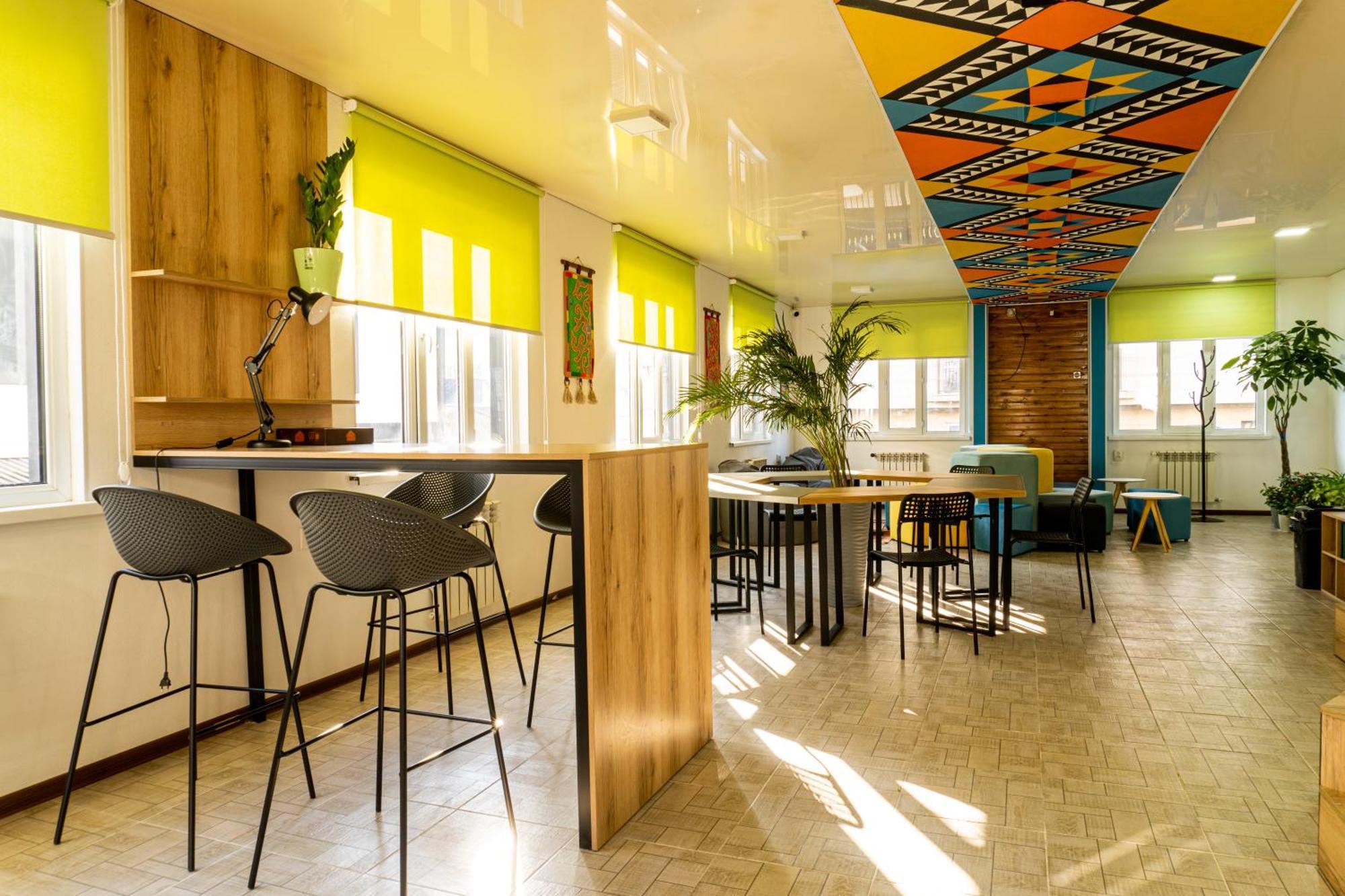 בישקק People Hostel & Coworking מראה חיצוני תמונה