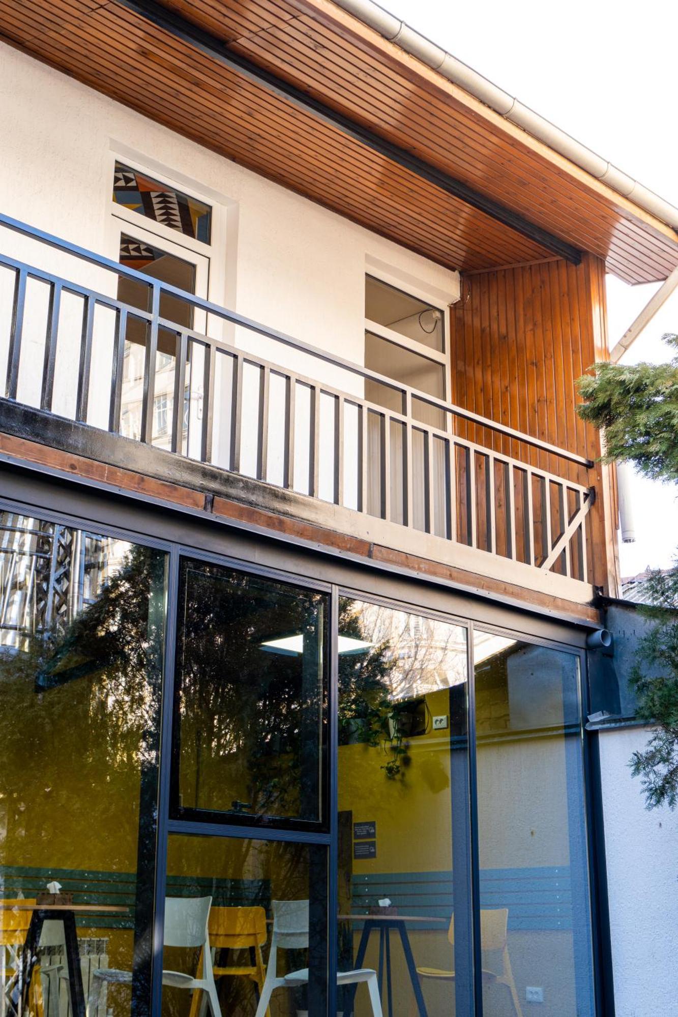 בישקק People Hostel & Coworking מראה חיצוני תמונה