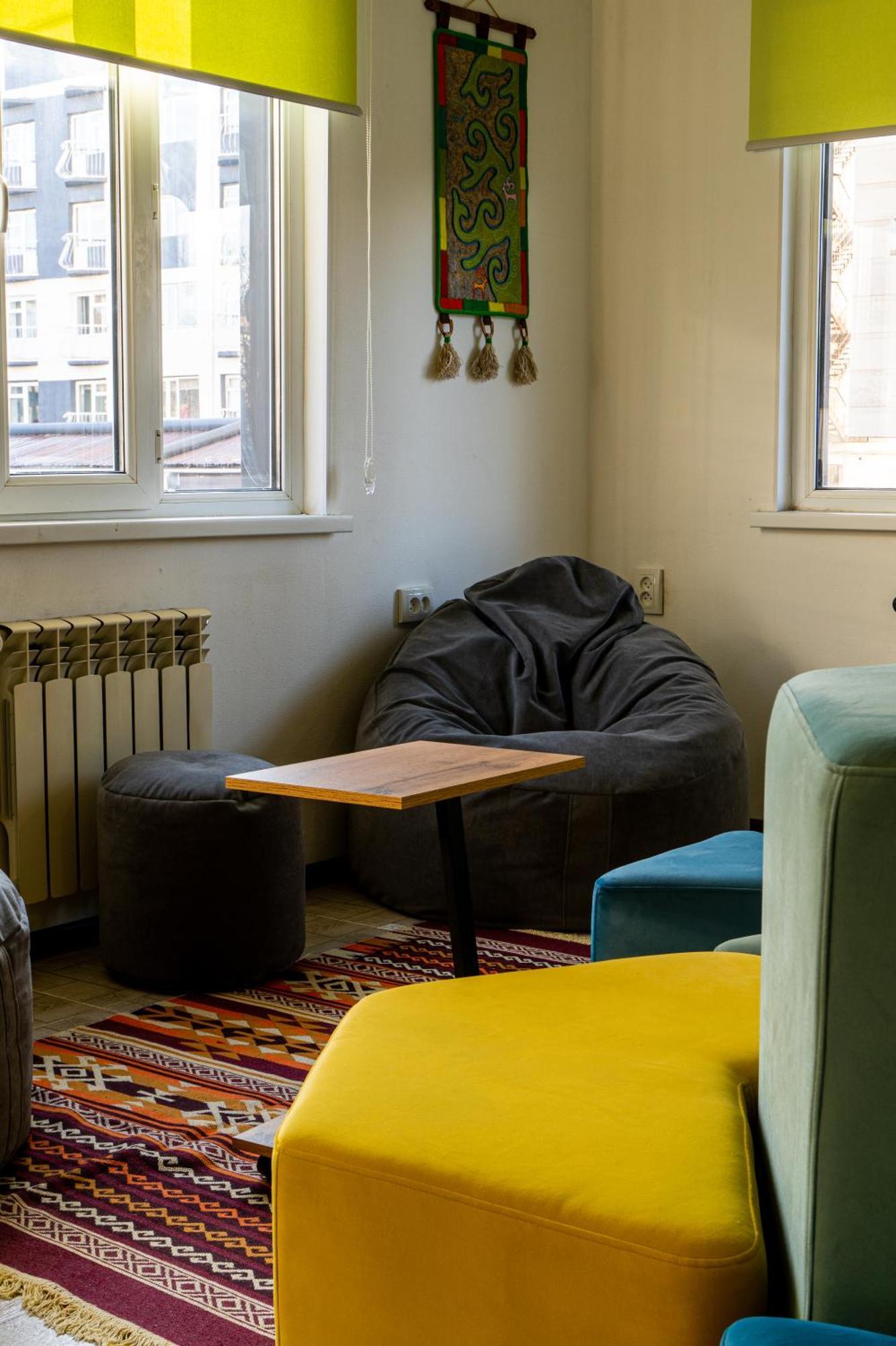 בישקק People Hostel & Coworking מראה חיצוני תמונה